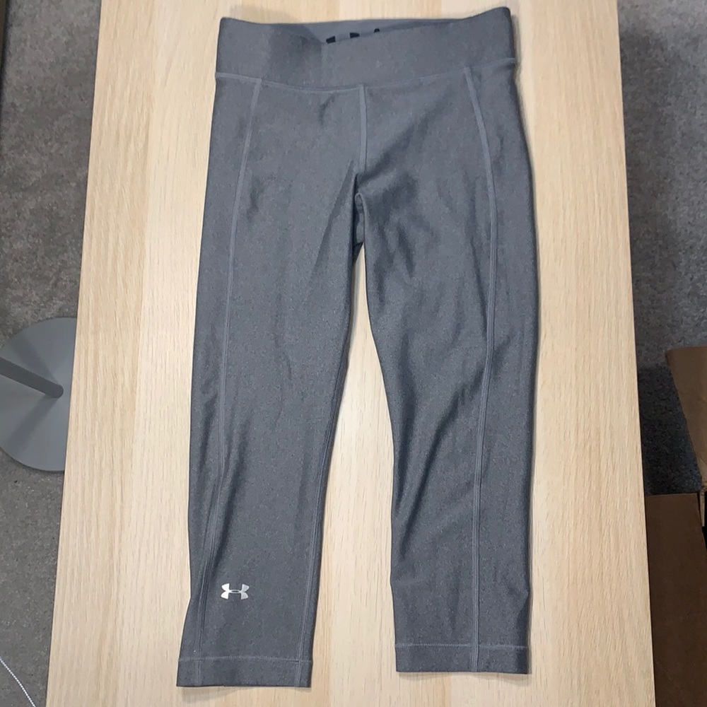 Under Armour Cropped Grey Leggings Small
